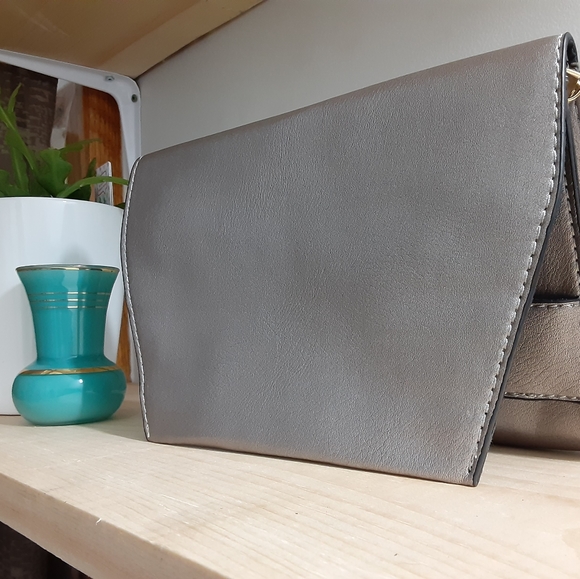 Summer & Rose Cross Body - Picture 4 of 4